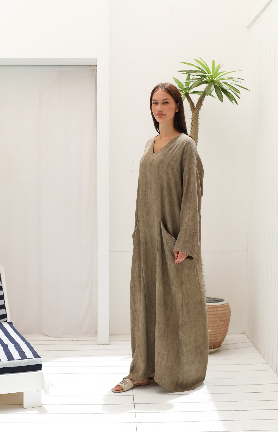 Dress With Two Pockets With Belt