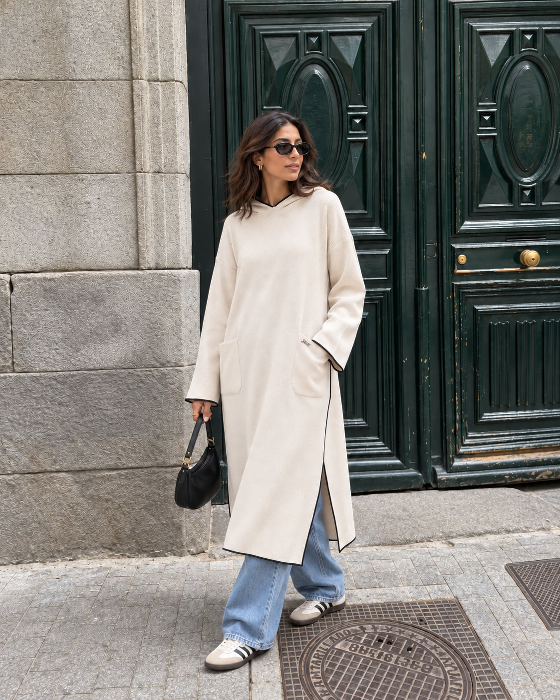 Long Hoodie with Two Pockets