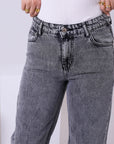 Basic Straight Leg Jeans